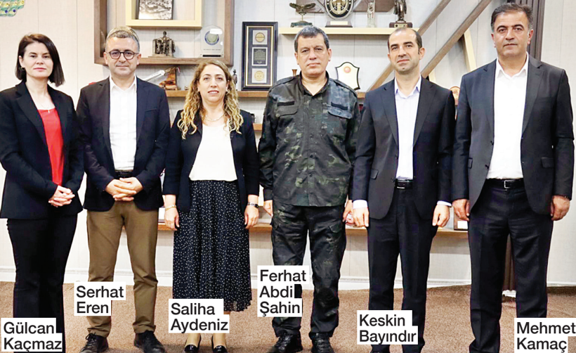 'Silah bıraksın' denilen PKK köylülere silah eğitimi veriyor - Resim : 4