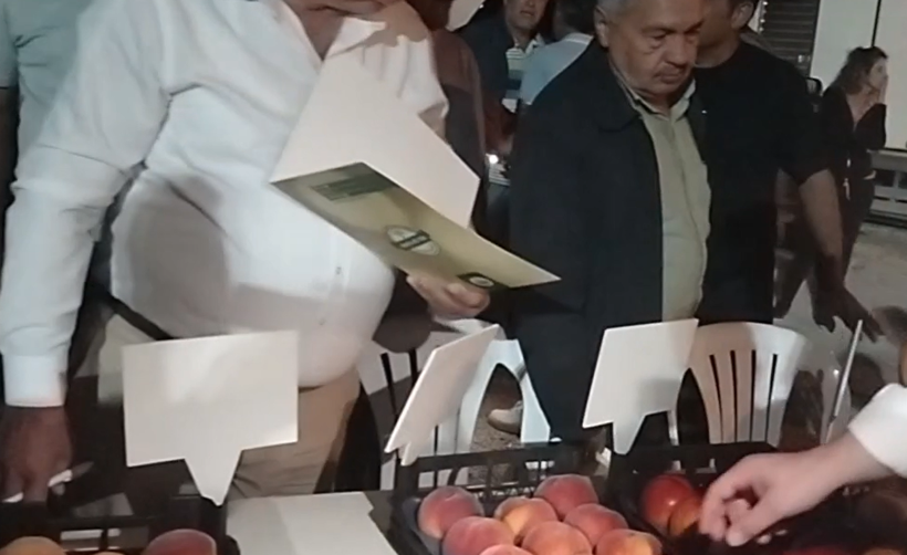 Meyve suyu fabrikalarının verdiği fiyat belediye başkanını isyan ettirdi: Gerekirse dereye d&ouml;k&uuml;n - Resim : 2