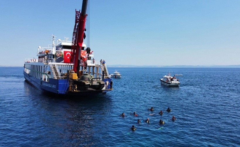 Saros Körfezi'ne tank batırıldı - Resim: 21