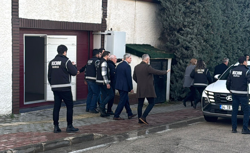 Bursa Büyükşehir Belediye Başkanı Mustafa Bozbey gözaltına alındı - Resim : 1