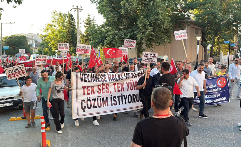 Kazadan 5 yıl sonra hemzemin geçit kapatıldı: Mahalleliden protesto - Resim : 2