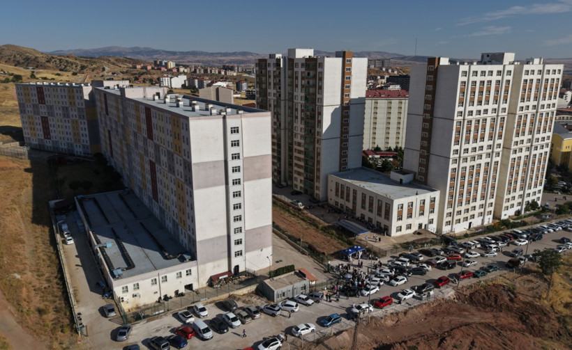 39 bin nüfuslu ilçenin 32 bin öğrencisi var: İlçenin nüfusu iki katına çıktı - Resim : 1