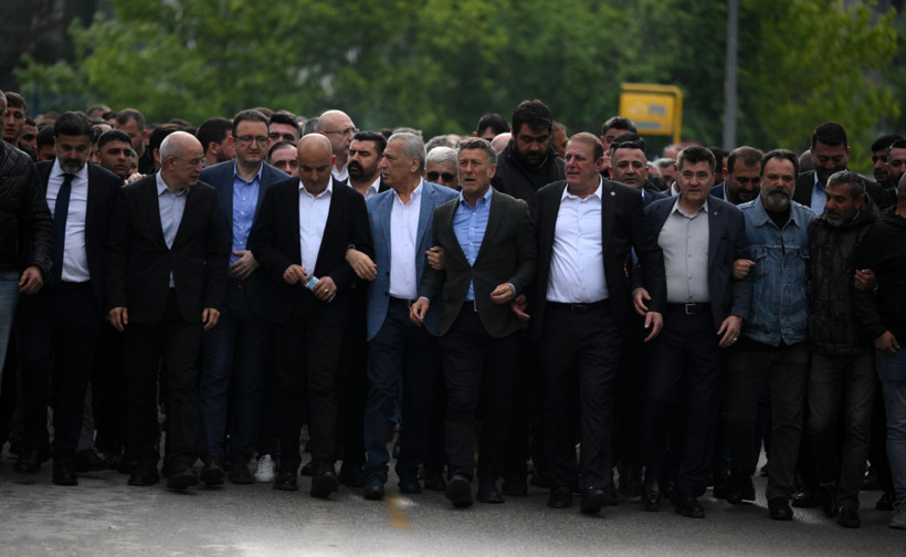CHP Genel Merkezi’nde hareketlilik: 'Tahliye talebi' iddiası sonrası arbede - Resim : 2