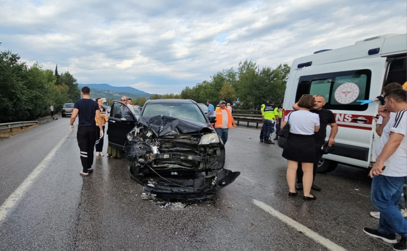 TEM'de feci kaza: 10 araç birbirine girdi - Resim: 2