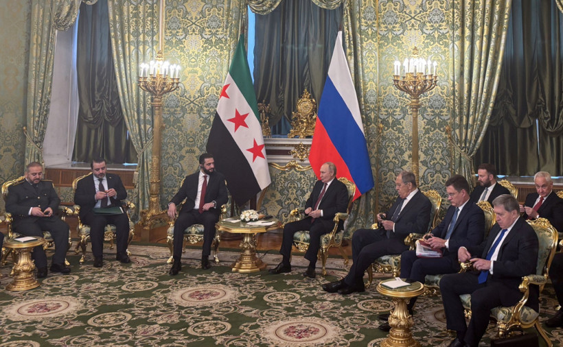 Şara ve Putin Moskova'da buluştu: Masada Esad ve askeri üsler var - Resim : 2