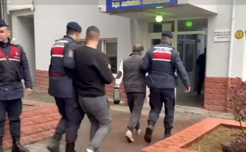 Horoz dövüşü pahalıya patladı: Binlerce lira ceza aldılar - Resim : 1