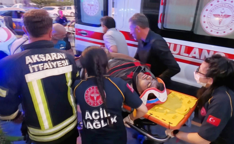 Asansör bir anda çakıldı, can pazarı yaşandı - Resim : 1