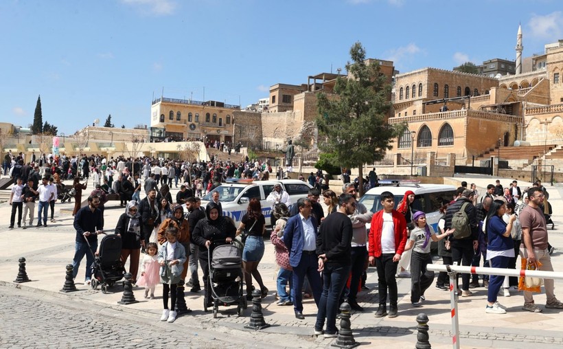 Mardin’de bayram yoğunluğu! Oteller tamamen doldu, turistler akın etti - Resim: 2