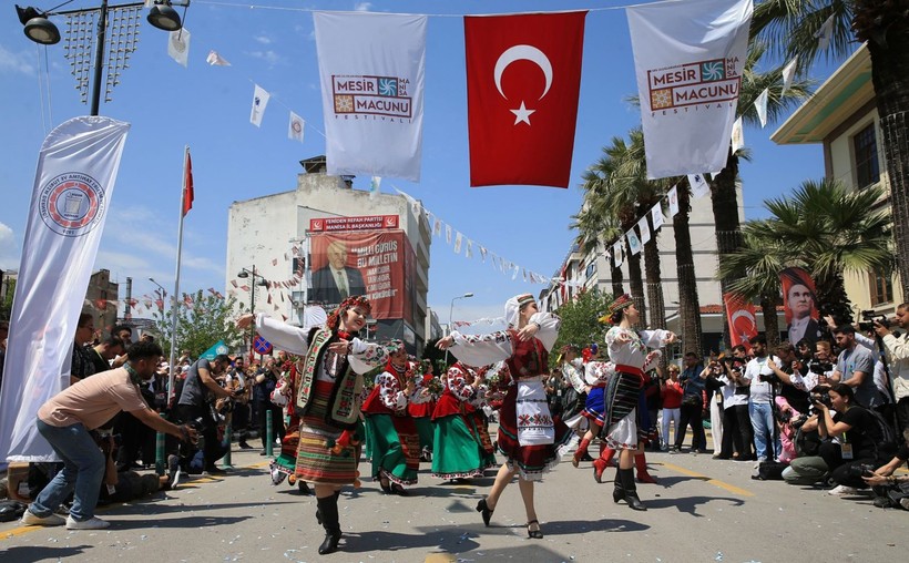485 yıllık gelenek! 8 ton mesir macunu saçıldı - Resim: 14
