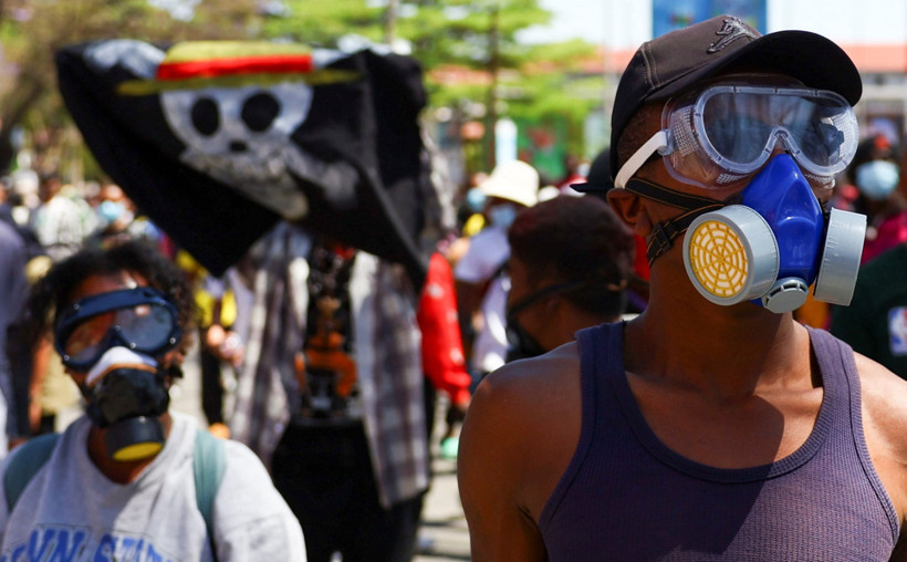 Kriz derinleşiyor: Asker Z kuşağının safına geçti, cumhurbaşkanı 'darbe girişimi' dedi - Resim : 2