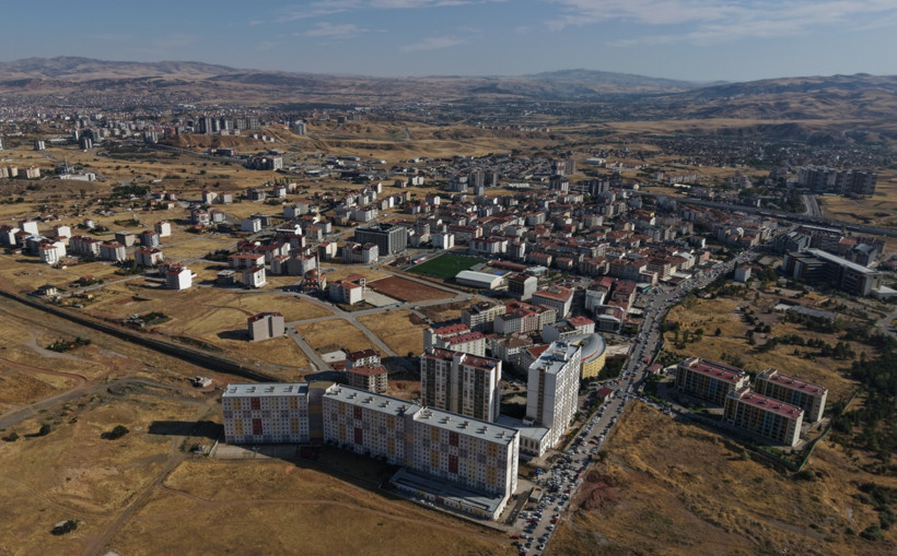 39 bin nüfuslu ilçenin 32 bin öğrencisi var: İlçenin nüfusu iki katına çıktı - Resim : 2