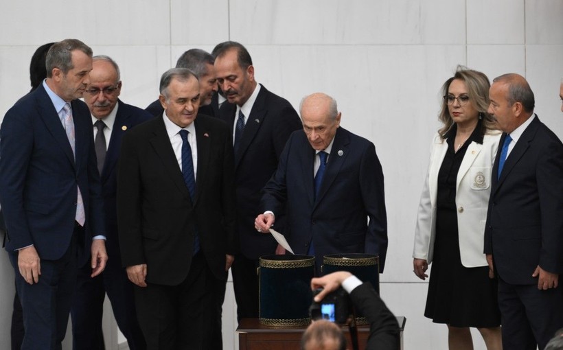 MHP lideri Bahçeli, TBMM Başkanı seçimlerinde oy kullandı - Resim: 10