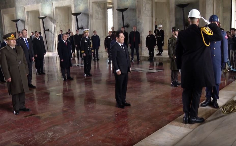 Güney Kore lideri Anıtkabir'i ziyaret etti - Resim : 1