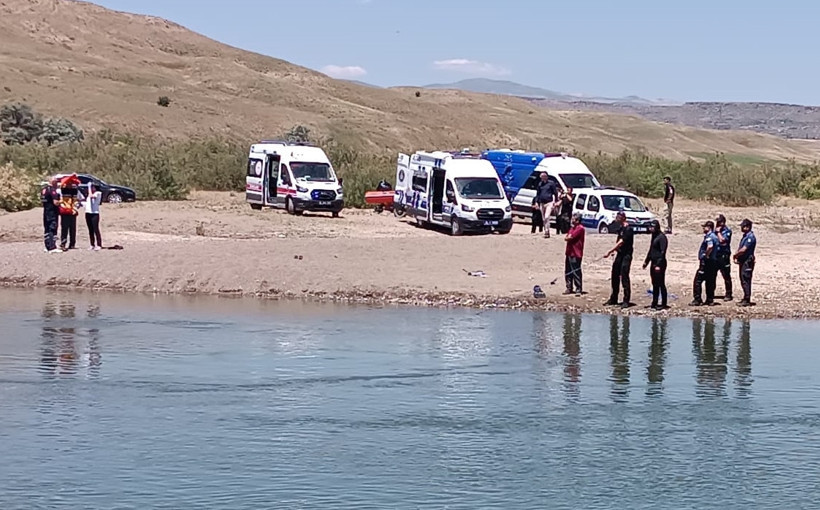 Kızılırmak'ta çamaşır faciası: İki çocuk kayboldu - Resim : 1