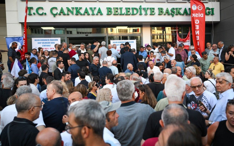 Çankaya Belediyesi önünde gözaltılara tepki - Resim: 9