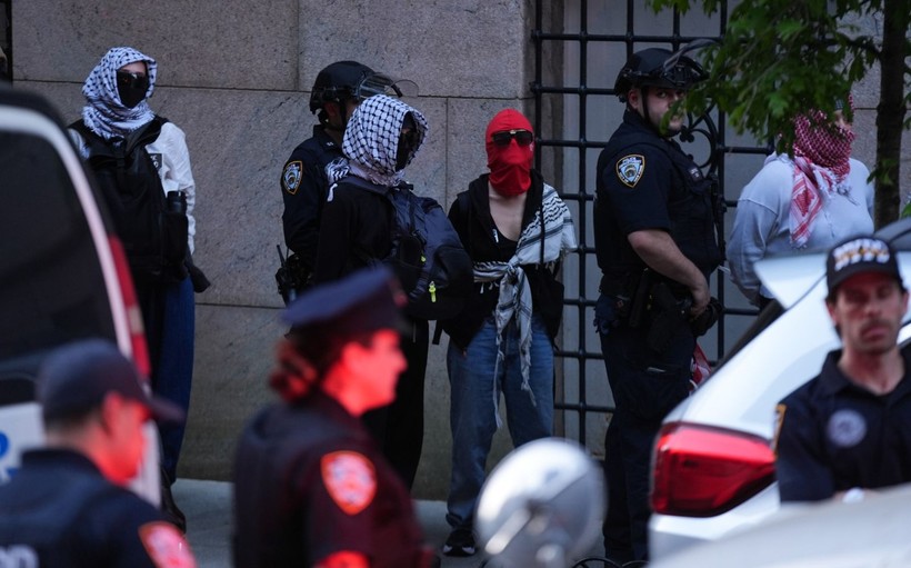 Köklü üniversitenin onlarca öğrencisi gözaltına alındı: İşe yaramaz entelektüeller olmayacağız - Resim: 4