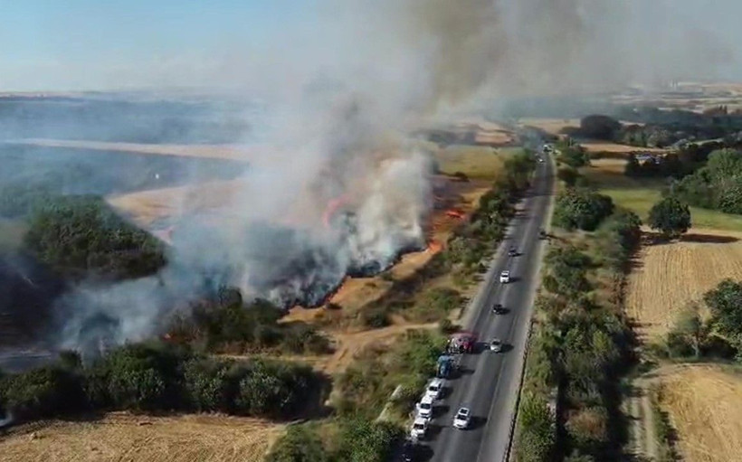 Edirne'de yangın kâbusu: Sınıra giden yol bir süre kapalı kaldı - Resim: 3