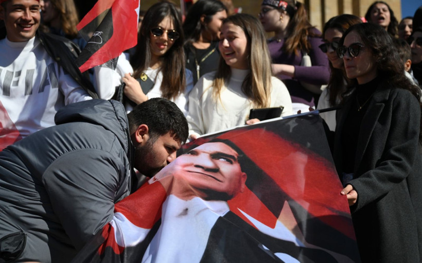 Millet Ata'sına koştu - Resim: 7