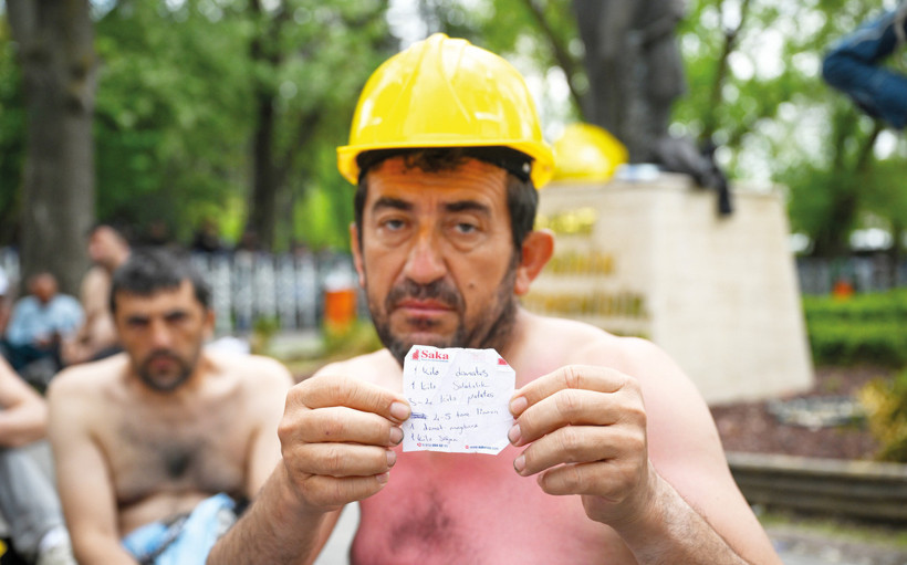 Madencilere polis barikatı - Resim : 3
