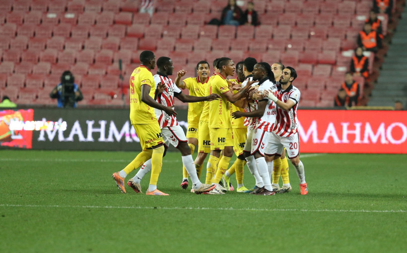 Samsunspor, Göztepe'yi beşincilikten etti: 3-0 - Resim : 1