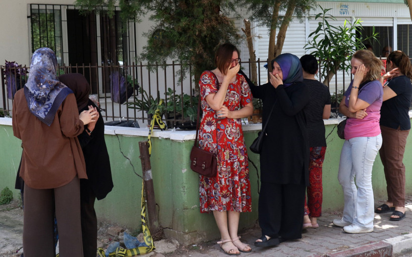 Bir katliam da Antalya'da: Eşini ve kayınpederini öldürdü - Resim : 3