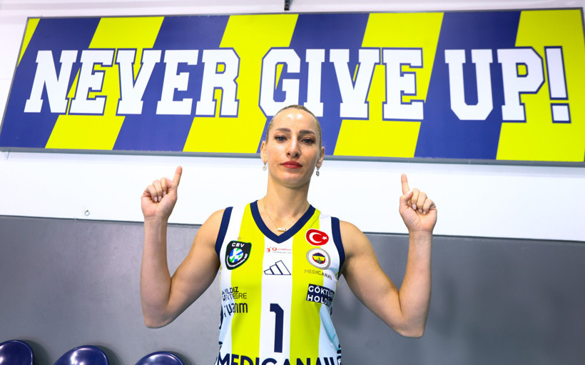 Gizem Örge'den şampiyonluk mesajı: Kupalarla taçlandıracağımız bir sezon - Resim : 1