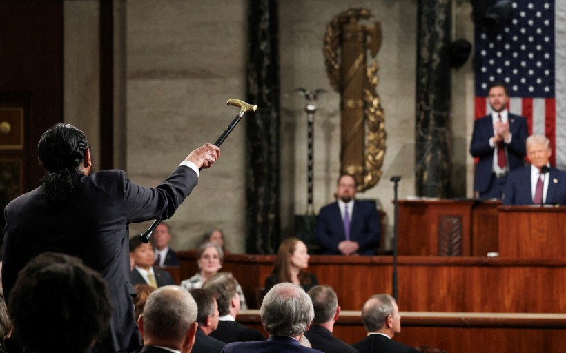 Kongre üyesinden Trump'a protesto: 'Bu normal değil' - Resim : 2