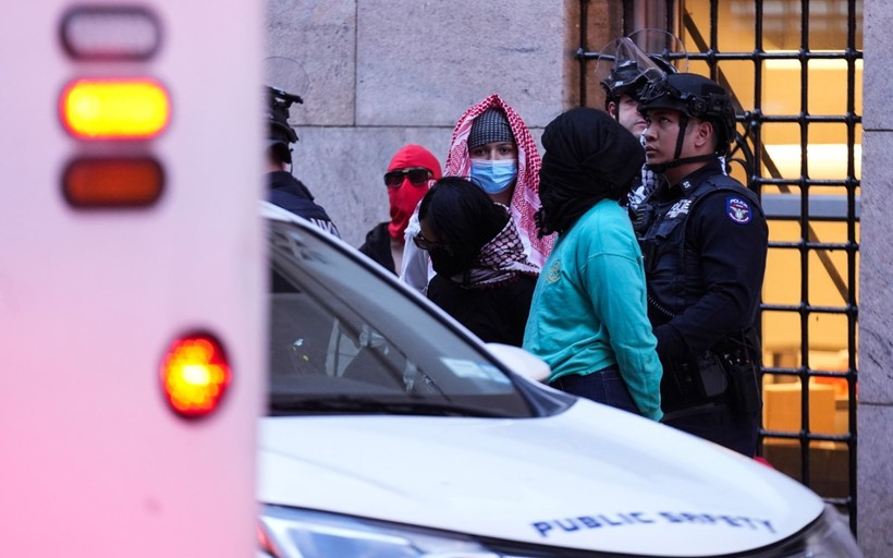 Köklü üniversitenin onlarca öğrencisi gözaltına alındı: İşe yaramaz entelektüeller olmayacağız - Resim: 13