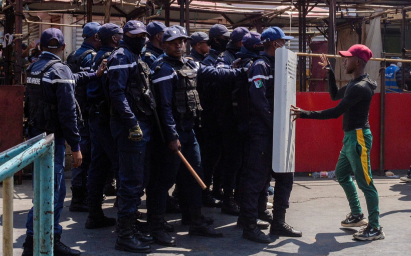 Madagaskar'da vekillerin evlerini yağmaladılar, sokağa çıkma yasağı ilan edildi - Resim : 3
