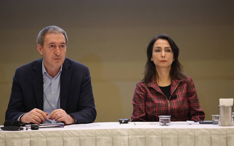 Siyasilerden Özel'e saldırı tepkileri: Tesadüf diyenin aklına şaşarım - Resim: 2
