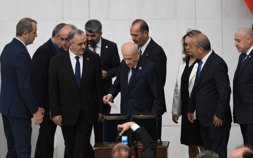 MHP lideri Bahçeli, TBMM Başkanı seçimlerinde oy kullandı - Resim: 9