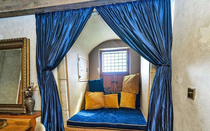 558 yıllık kale satışa çıktı - Resim : 1