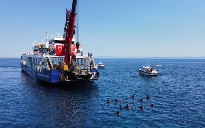 Saros Körfezi'ne tank batırıldı - Resim: 13
