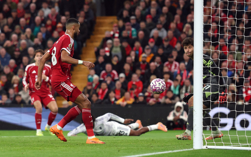 Manchester United, tarihi seriyi bitirdi: Liverpool'u 9 yıl sonra yendi - Resim : 1