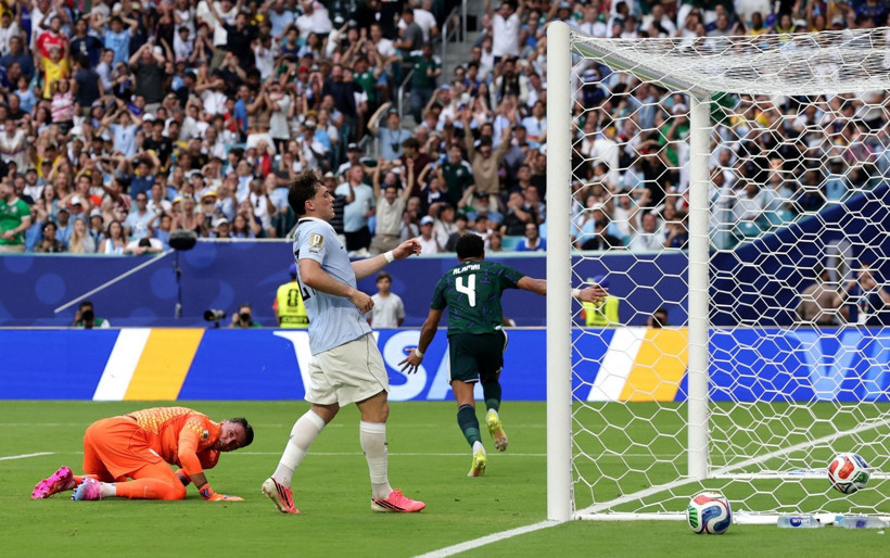 Uruguay ve Suudi Arabistan puanları paylaştı: Muslera tarihe geçti - Resim: 13