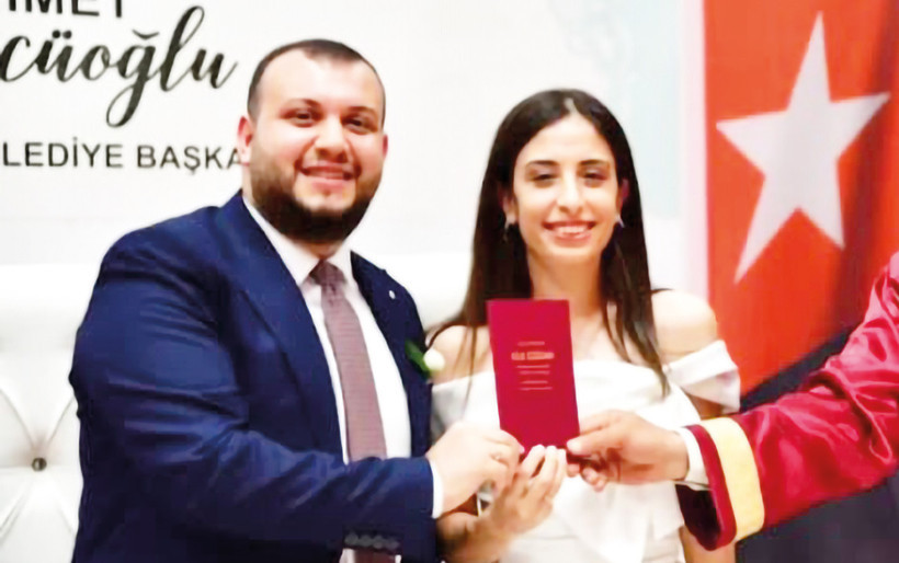 Direksiyondaki kişi sanık değil eşiydi - Resim : 1