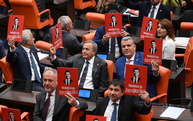 MHP lideri Bahçeli, TBMM Başkanı seçimlerinde oy kullandı - Resim: 28