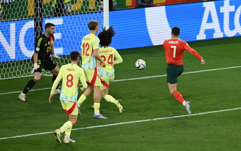 Uluslar Ligi'nde şampiyon belli oldu: 40'lık Ronaldo tarih yazdı, Morata İspanya'yı yaktı - Resim: 10
