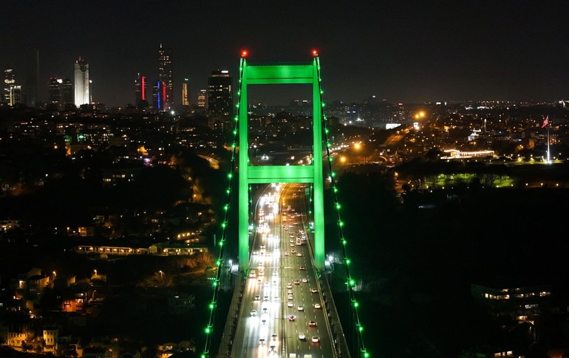 İstanbul'un köprüleri "Yeşilay Haftası" için yeşil renge büründü - Resim: 4