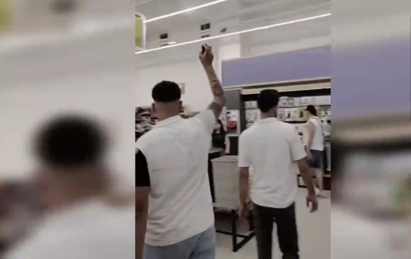 İnsanları rahatsız etti, 'istediğimi yaparım' dedi: Gözaltına alındı - Resim : 1