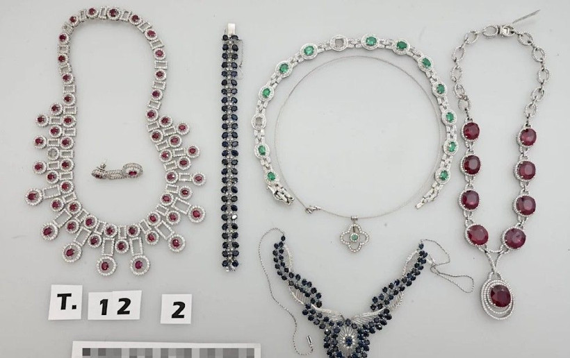 Falcı kadın, "ölüm lanetini kaldırma" vaadiyle dolandırmış - Resim: 6
