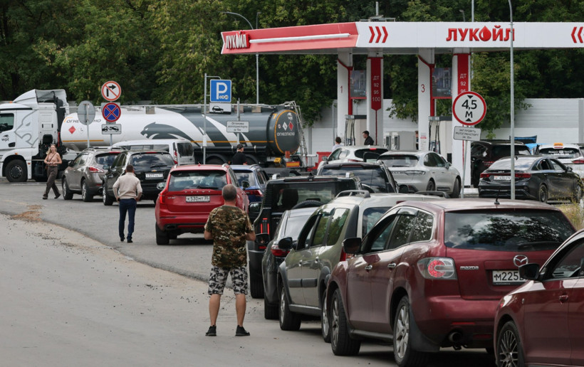 Petrol devinde akaryakıt krizi - Resim : 1