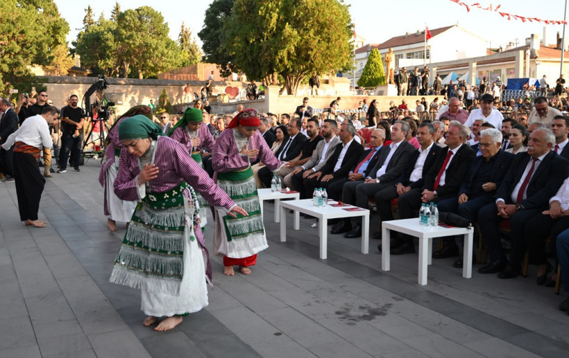 Özgür Özel: Hiçbir gün zalim olmamaya söz veriyoruz - Resim : 1