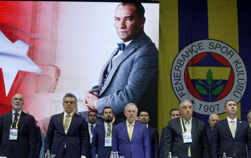 Fenerbahçe genel kurulunda gerginlik. 'Parayı yediniz' diyen Aziz Yıldırım'a cevap verdi - Resim : 1