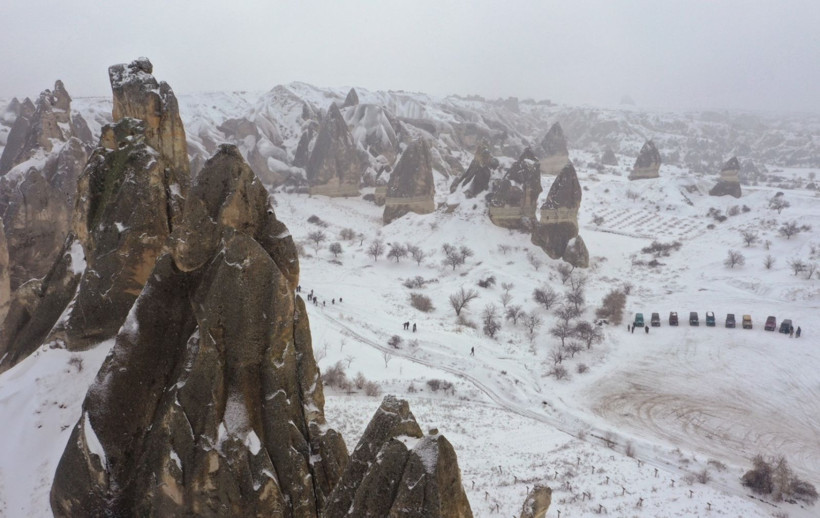 Peri bacalarına kar dokunuşu! Kapadokya’nın kış güzelliği göz kamaştırdı - Resim: 4