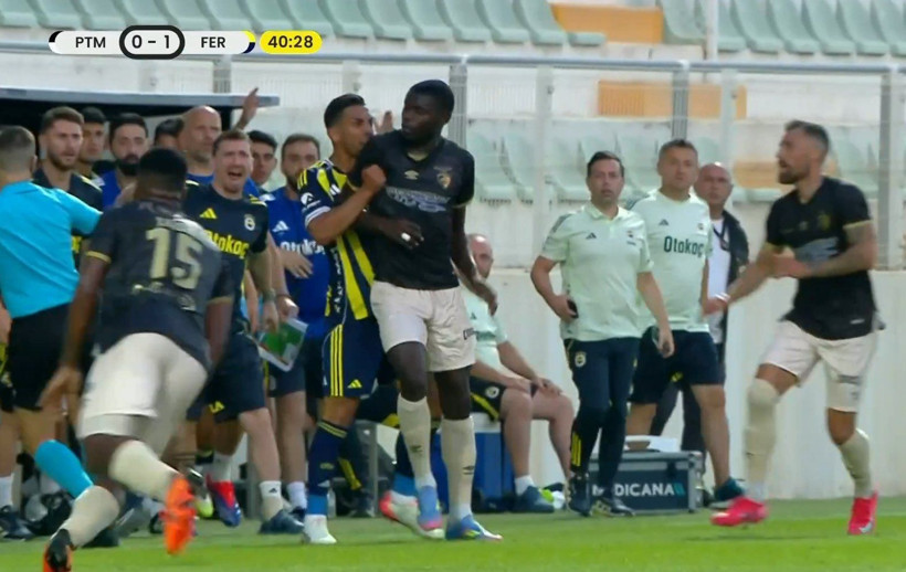 Fenerbahçe'nin hazırlık maçında saha karıştı: İrfan Can çıldırdı - Resim: 5