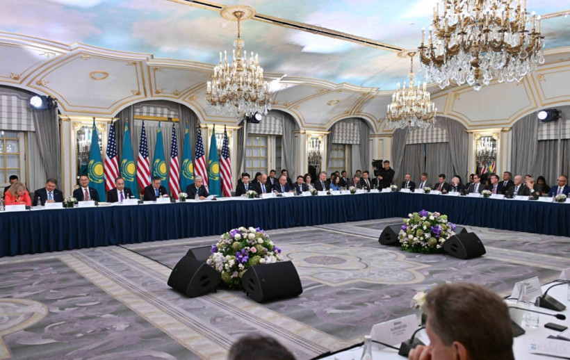 Kazakistan lideri ABD'de patronlarla buluştu - Resim : 1