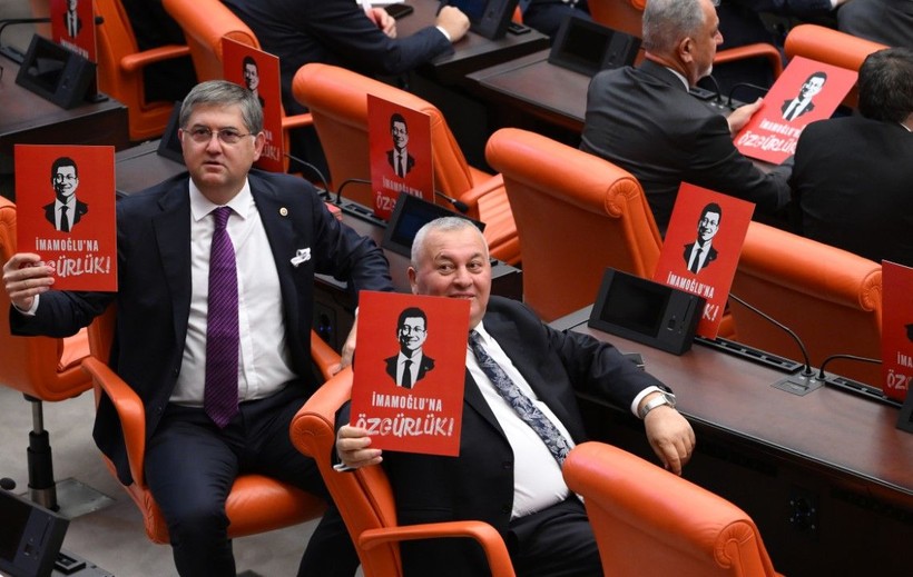 MHP lideri Bahçeli, TBMM Başkanı seçimlerinde oy kullandı - Resim: 35