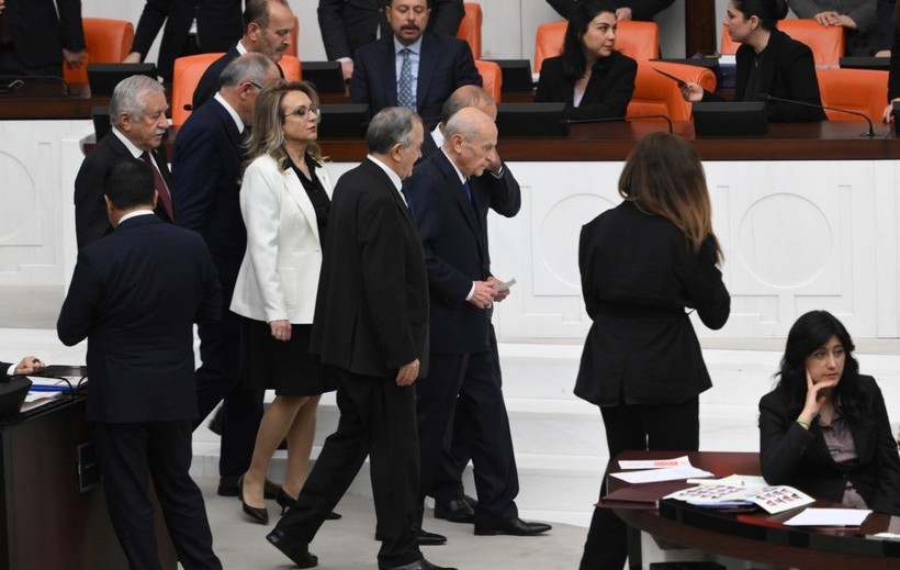 MHP lideri Bahçeli, TBMM Başkanı seçimlerinde oy kullandı - Resim: 3