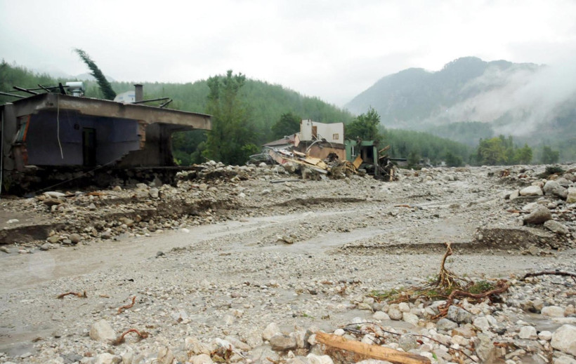 Köy bir gecede yok olmuştu: 14 yıl geçti ama selin izleri hâlâ silinmedi - Resim : 6